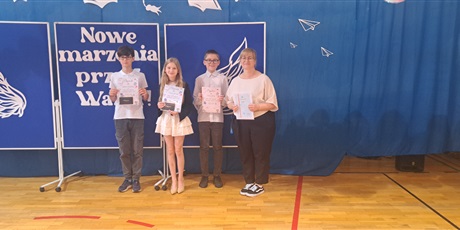 Powiększ grafikę: zakonczenie-roku-klas-1-2-4-5-6-7-631262.jpg